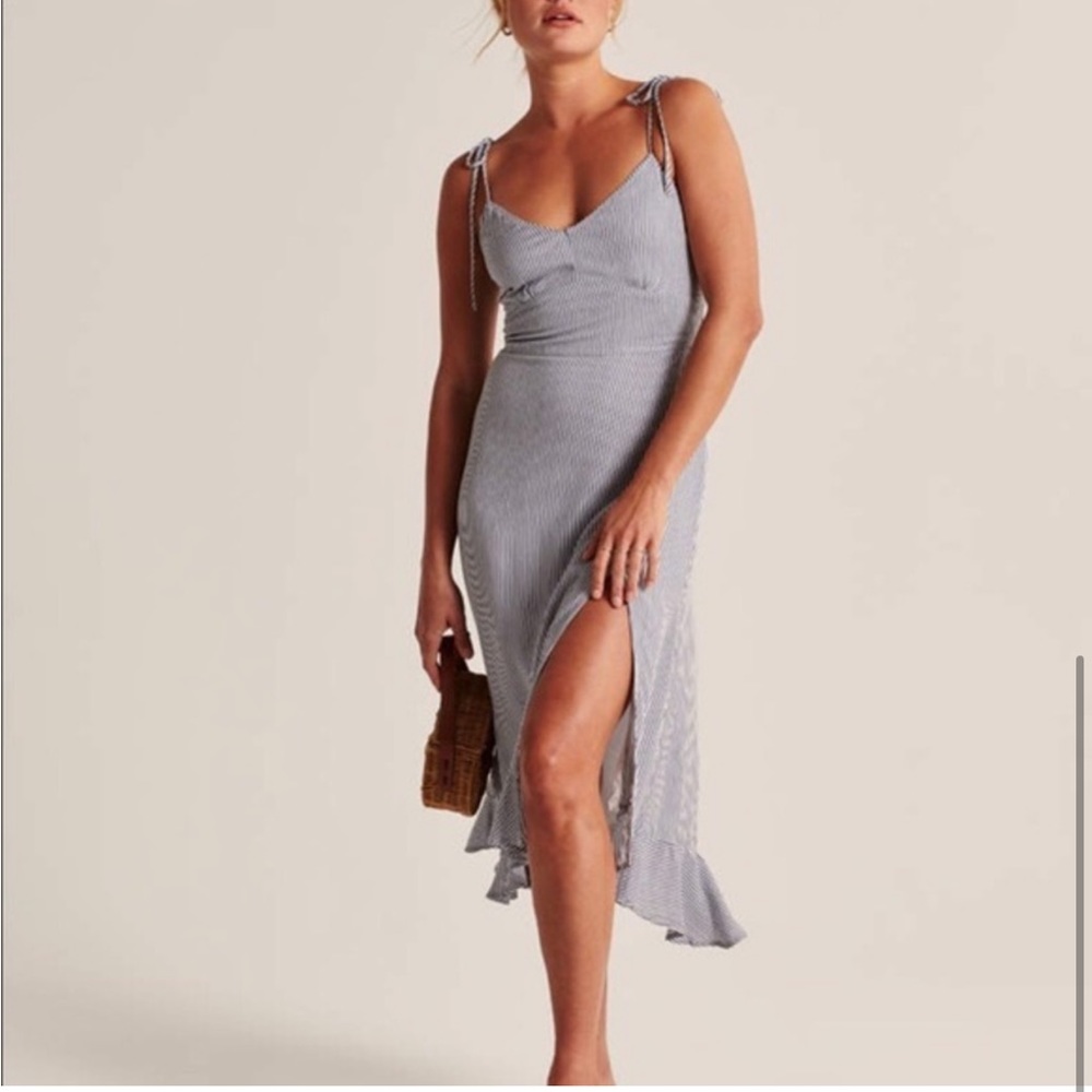 Tie-Strap Midi Dress Blue/White
Stripe Size Small
